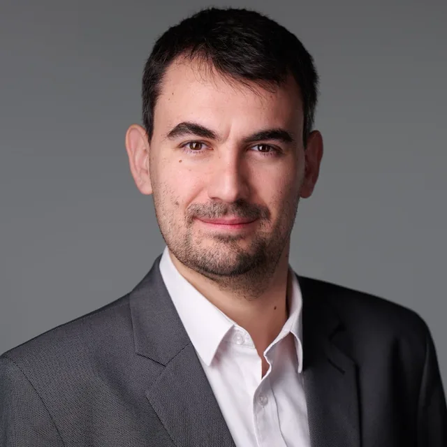 Tóth Ádám portréja (az InnovaTeQ alapítója és ügyvezetője)